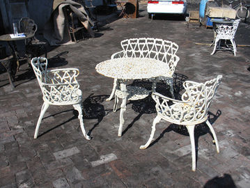 Tabla de los bistros del aluminio/del arrabio y tamaño modificado para requisitos particulares decorativo de las sillas