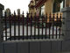 Rosetones de la cerca del arrabio del hierro labrado para la cerca casera de las barras de hierro de la decoración